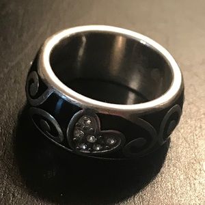 Brighton ring with enamel inlay